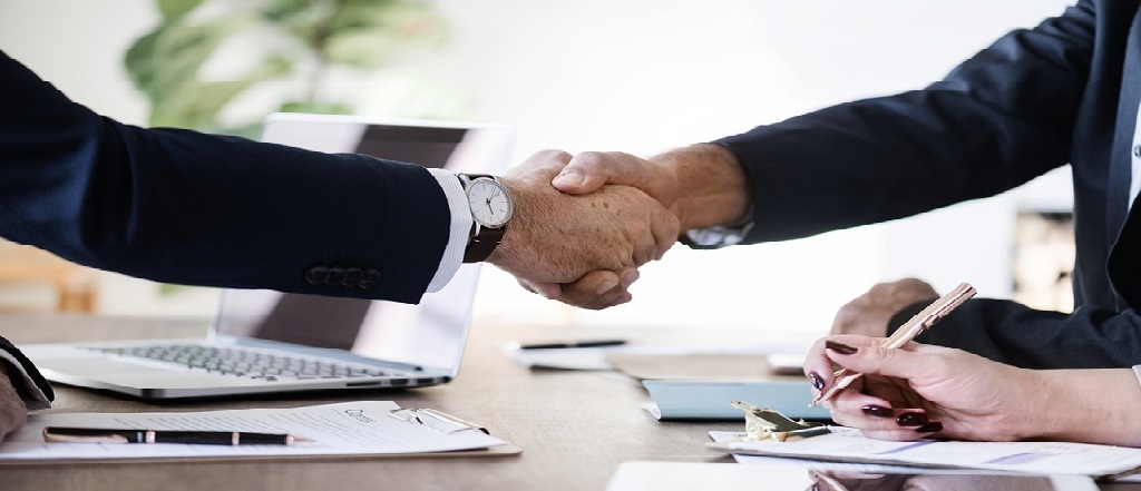 businessman shakehands